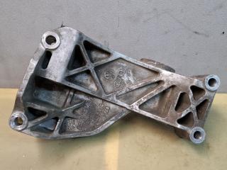 кронштейн генератора Audi Q7 4L [рестайлинг] 2014, 3.0 л., CJTB, бензин, 06E903143G