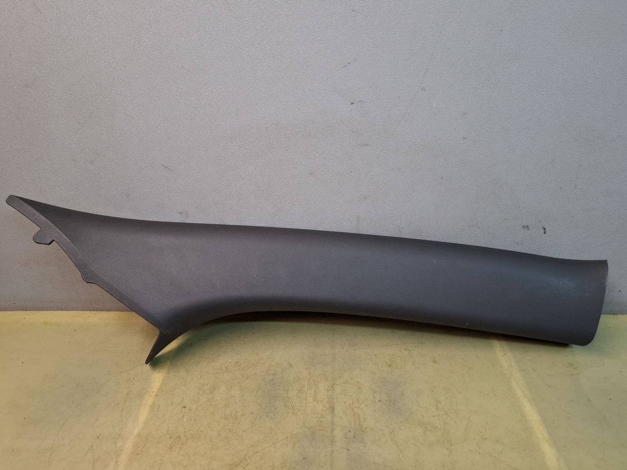 обшивка стойки Chevrolet Blazer 3 поколение 2019, 3.6 л., бензин, АКПП, белый, полный привод, 84653934, 84653936 - фото №1