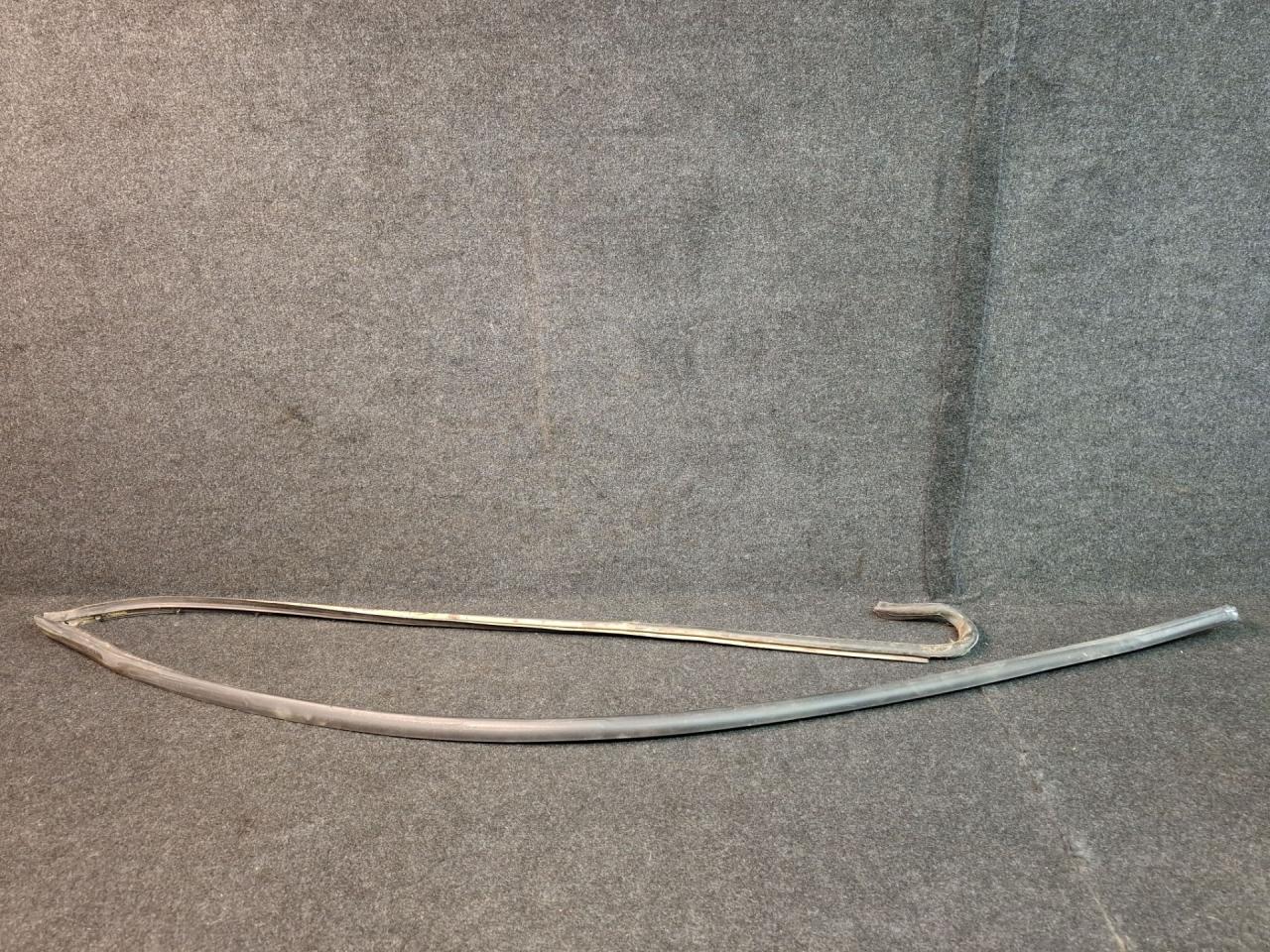 уплотнитель двери Volkswagen Transporter T6 2016 - фото №1