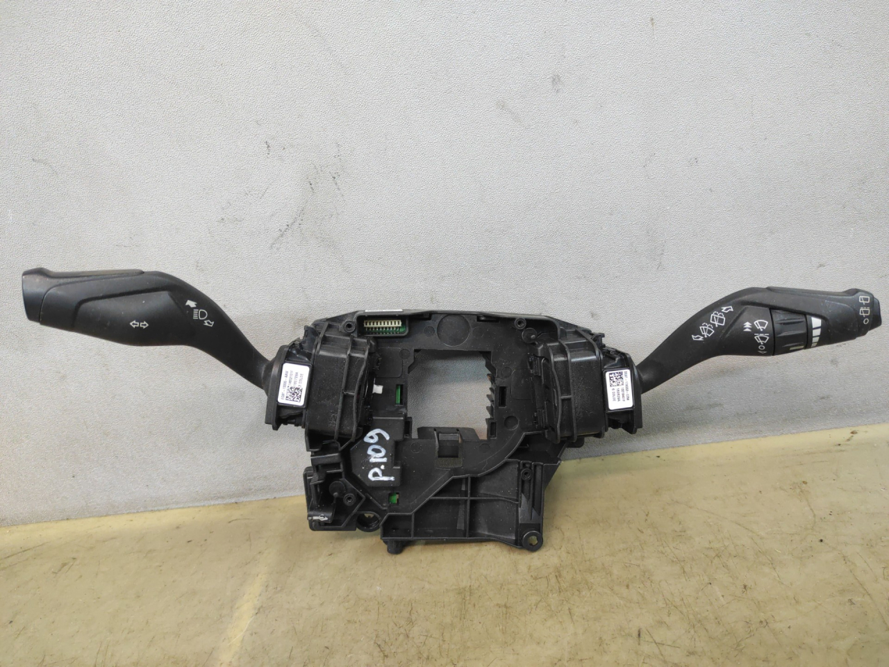 переключатель подрулевой (стрекоза) Ford Edge 2 поколение CD539 2018, 2.0 л., бензин, АКПП, черный, внедорожник 5 дв., полный привод, FT4T14B522MCW - фото №1