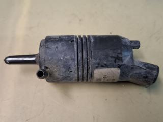 насос (моторчик) омывателя стекла заднего Chevrolet TrailBlazer 1 поколение 2003, 4.2 л., АКПП, полный привод, 22137640