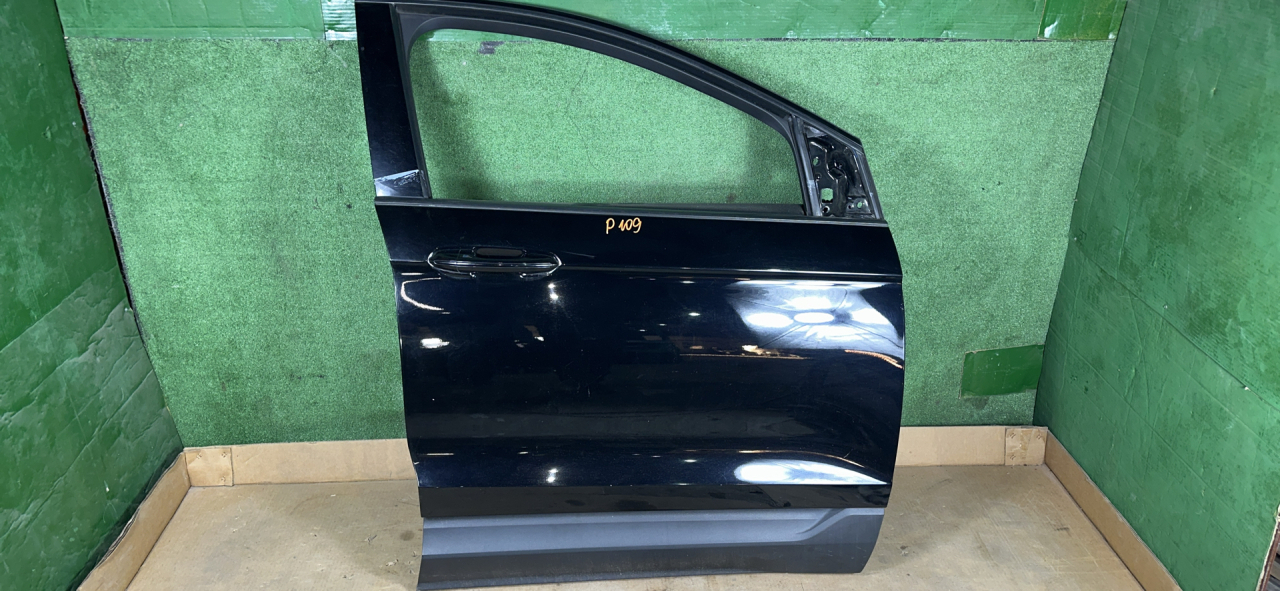 дверь передняя правая Ford Edge 2 поколение CD539 2018, 2.0 л., бензин, АКПП, черный, внедорожник 5 дв., полный привод - фото №1