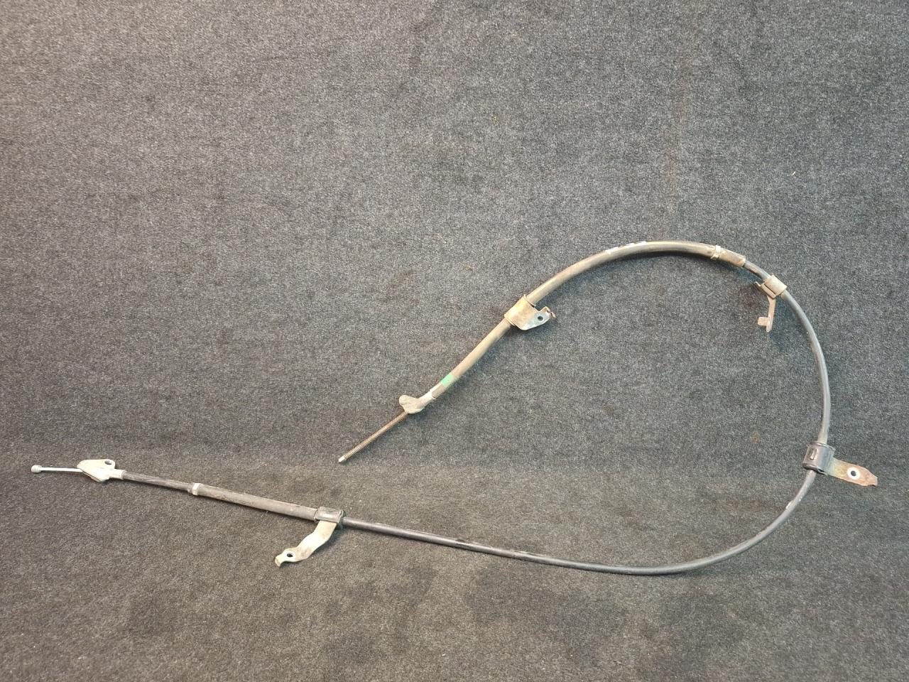 трос ручника Toyota Prius V 1 поколение ZVW41 ZVW41 2014, 1.8 л., гибрид, АКПП, синий, хетчбэк 5 дв., передний привод - фото №1