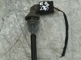 датчик уровня омывающей жидкости BMW 3 серия E90/E91/E92/E93 [рестайлинг] 2008, 2.0 л., D, N47 D20 A, дизель, 6МКПП, серебристый, седан, задний привод, 752481201