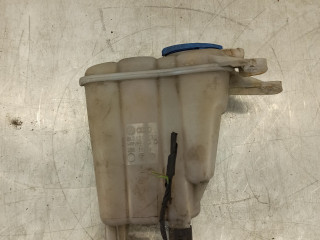 бачок расширительный Audi A4 B8/8K 2010, 2.0 л., TDi, CAGC, дизель, 6МКПП, серебристый, седан, передний привод, 8K0121403G