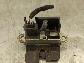 замок багажника Volkswagen Golf 6 поколение 2010, 2.0 л., TDi, CFGB, дизель, робот, чёрный, хетчбэк 3 дв., передний привод, 5K0827505A