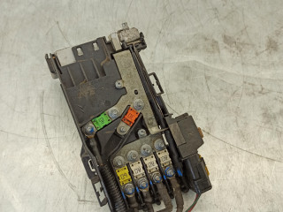 блок предохранителей Peugeot 308 T7 [рестайлинг] 2011, 2.0 л., HDi, RH01, дизель, 6МКПП, универсал, передний привод, 9666527580