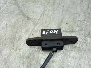 кнопка открытия багажника Mazda CX-5 1 поколение 2014, 2.2 л., TD, SHY4, дизель, 6МКПП, внедорожник 5 дв., полный привод, KD53624B0A