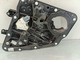 стеклоподъемник электрический задний левый Volkswagen Touareg 2 поколение [рестайлинг] 2015, 3.0 л., TDi, CVVA, дизель, АКПП, внедорожник 5 дв., полный привод, 7P6839755A