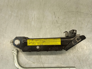 домкрат Audi A3 8P [рестайлинг] 2006, 2.0 л., TDi PD, BMN, дизель, 6МКПП, серебристый, хетчбэк 3 дв., передний привод, 8P0011031C