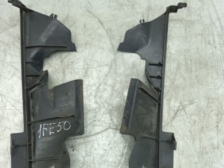 воздуховод (дефлектор) радиатора Renault Megane 3 поколение 2009, 1.6 л., i, K4M 848, бензин, 5МКПП, синий, хетчбэк 5 дв., передний привод, правый руль, 214940018R