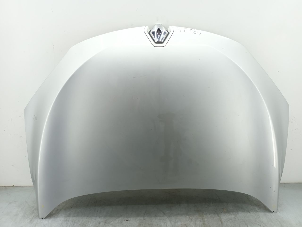 капот Renault Megane 3 поколение 2009, 1.5 л., DCi, K9K 832, дизель, 6МКПП, хетчбэк 5 дв., передний привод, 651000035R - фото №1