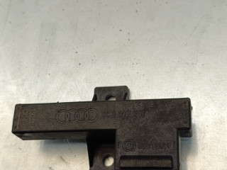 антенна Volkswagen Touareg 2 поколение [рестайлинг] 2015, 3.0 л., TDi, CVVA, дизель, АКПП, внедорожник 5 дв., полный привод, 8K0907247