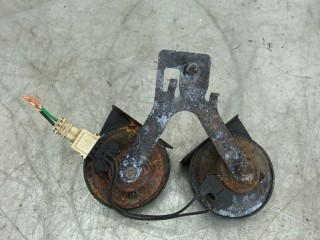 сигнал (клаксон) Renault Megane 3 поколение 2011, 1.9 л., DCi, F9Q 872, дизель, 6МКПП, серебристый, хетчбэк 5 дв., передний привод, правый руль, 256106284R