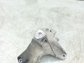 кронштейн двигателя Audi Q5 8R 2009, 2.0 л., TDi, CAHA, дизель, 6МКПП, внедорожник 5 дв., полный привод, 8K0199308BE