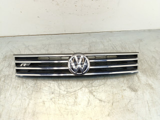 решетка радиатора Volkswagen Touareg 2 поколение [рестайлинг] 2015, 3.0 л., TDi, CVVA, дизель, АКПП, серый, внедорожник 5 дв., полный привод, 7P6853651M