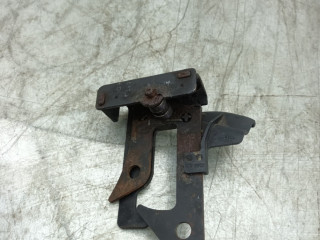 захватный крюк капота Mercedes-Benz C-Класс W204/S204/C204 [рестайлинг] 2011, 2.1 л., CDi, OM 651.911, дизель, АКПП, седан, задний привод, A2048800064