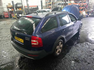 бампер задний Skoda Octavia 2 поколение (A5) [рестайлинг] 1Z (2008 - 2013), 2.0 л., BMM, дизель, 6МКПП, синий, седан, 1Z9807421, 1Z9807421D