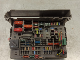 блок предохранителей BMW 3 серия E90/E91 [рестайлинг] 2009, 2.0 л., D, N47 D20 A, дизель, 6МКПП, серебристый, седан, задний привод, 9119446