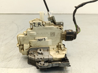 замок двери задней правой Volkswagen Touareg 2 поколение [рестайлинг] 2015, 3.0 л., TDi, CVVA, дизель, АКПП, серый, внедорожник 5 дв., полный привод, 4G0839016