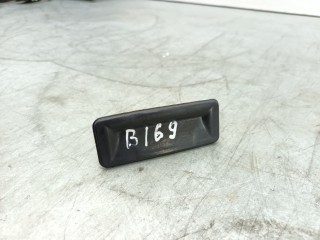 кнопка открытия багажника Skoda Octavia 2 поколение (A5) 2007, 1.9 л., TDi PD, BXE, дизель, 5МКПП, универсал, передний привод, 1Z0827574