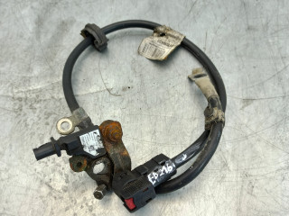 клемма аккумулятора минус Opel Combo 4 поколение (D) 2013, 1.3 л., CDTi, A 13 FD, дизель, 5МКПП, фургон, передний привод, 51944488