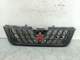 решетка радиатора Mitsubishi L200 3 поколение 2001, 2.5 л., TDi, 4D56 TD, дизель, 5МКПП, серый, пикап, полный привод, правый руль, MR523853, MR523854