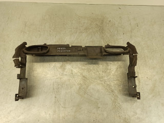 воздуховод (дефлектор) радиатора Mercedes-Benz C-Класс W203/S203/CL203 [рестайлинг] 2005, 2.2 л., CDi, OM 646.963, дизель, АКПП, серебристый, седан, задний привод, A2035053430