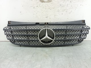 решетка радиатора Mercedes-Benz Vito W639 2006, 2.2 л., CDi, OM 646.980, дизель, 6МКПП, микроавтобус, задний привод, A6398800185