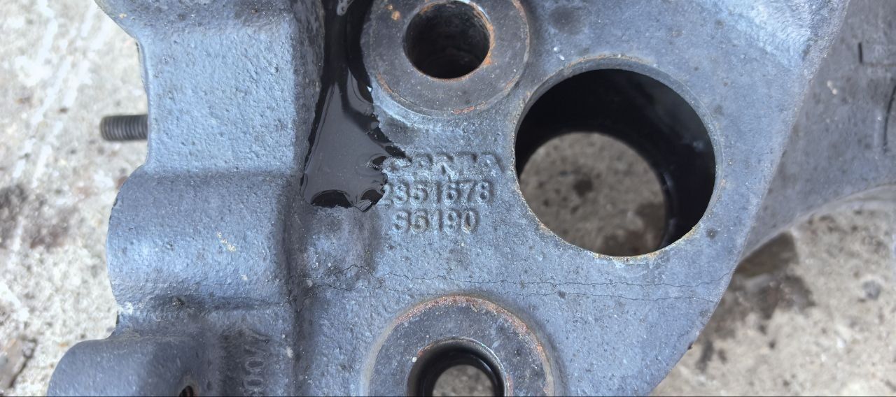 Крепление бампера переднего Scania R 6 серия 2019, OC13 101, газ, АКПП, chilli red, задний привод, 2351678 - фото №1