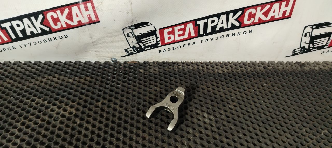 крепление форсунки Scania R 5 серия 2012, 1729620, 1542084, 2163818, 1402041, 1386237, 1364710 - фото №1