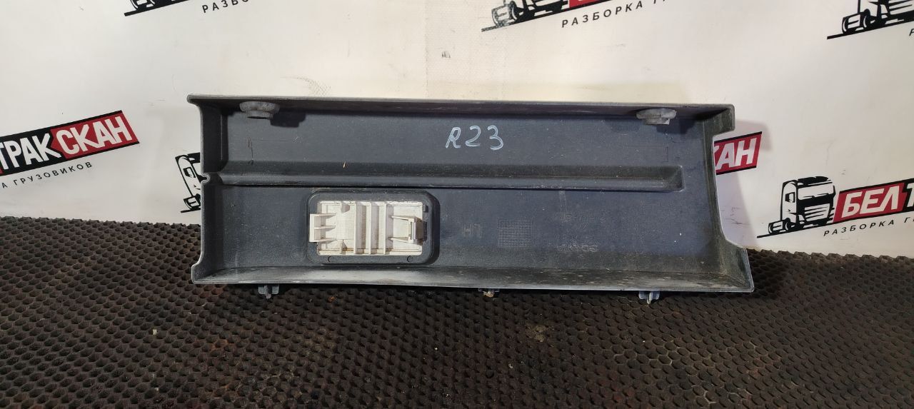 накладка подножки Scania R 5 серия 2012, 11.7 л., DC 12.15, дизель, АКПП, white ivory, задний привод, 1779118, 1501342 - фото №1