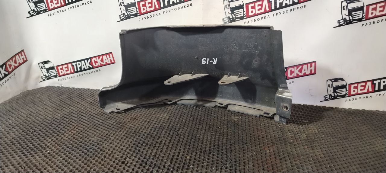 Накладка (ресничка) фары левая Scania R 5 серия 2012, 12.7 л., DC 13.112, дизель, АКПП, white ivory, задний привод, 2124015, 1431922 - фото №1