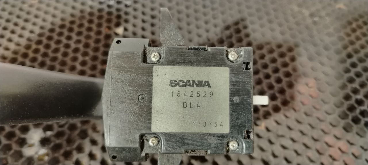 переключатель поворотов Scania R 5 серия 2013, 12.7 л., DC 13.112, дизель, АКПП, задний привод, 1542529, 1422111 - фото №1