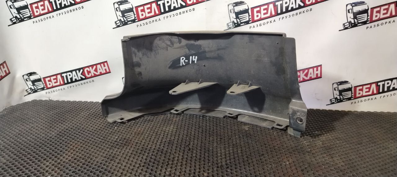 Накладка (ресничка) фары левая Scania R 5 серия 2013, 12.7 л., DC 13.112, дизель, АКПП, white ivory, задний привод, 2124015, 1431922 - фото №1