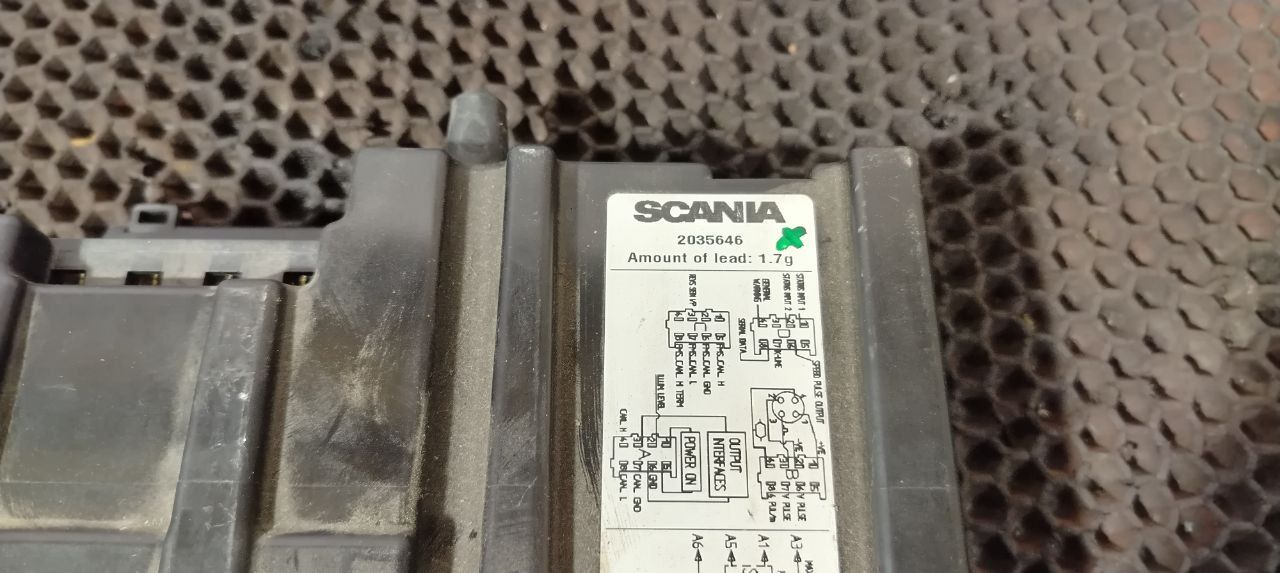 тахограф Scania R 5 серия 2012, 12.7 л., DC 13.112, дизель, АКПП, white ivory, задний привод, 2236784, 2785927, 2785440, 2628965, 2412396, 1867376, 1792358, 1783076, 1775505, 1766043, 1742937, 2236789, 1903245, 1880866, 1887575, 1867381, 1792366, 1783221, 1775985, 1760317, 2035649, 2858859, 1903244, 2035646 - фото №1