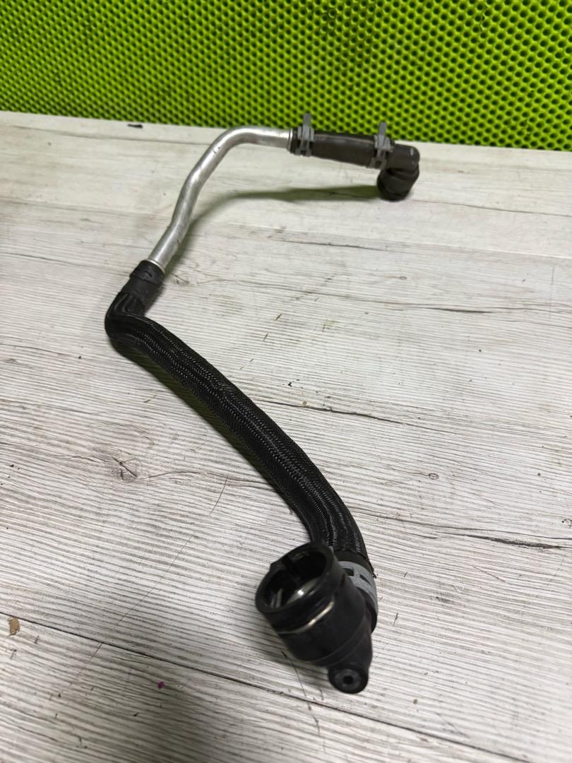 патрубок (трубопровод, шланг) Jeep Wrangler 4 поколение 2019, 2.0 л., бензин, 68280784AB - фото №1