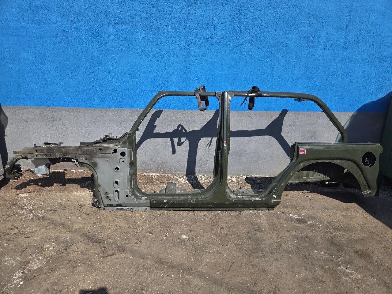 Стойка кузовная центральная левая Jeep Wrangler 4 поколение JL 2021, 2.0 л., гибрид - фото №1