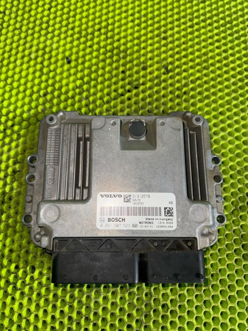 блок управления двигателем Volvo S60 2 поколение 2012, 1.6 л., B 4164 T, бензин, 31312578, 0261S07523 - фото №1