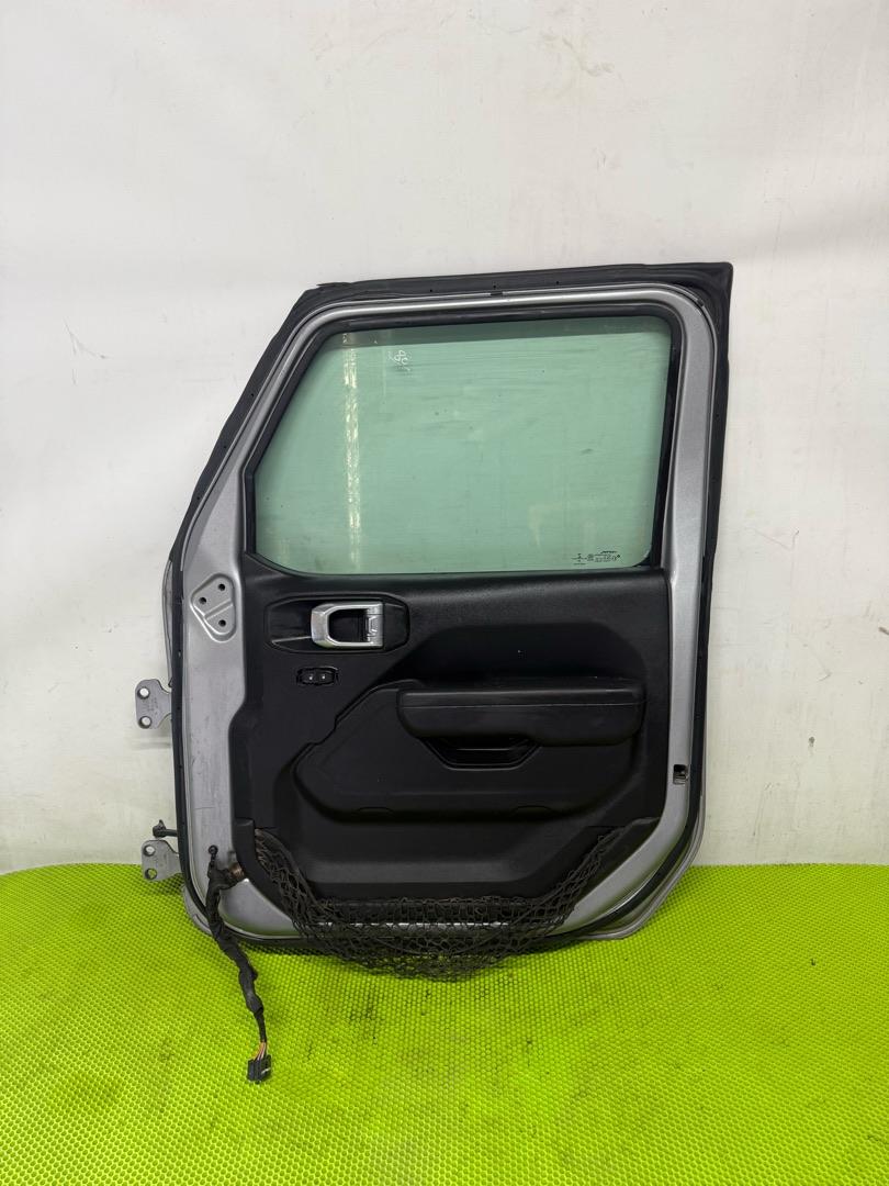 дверь передняя правая Jeep Wrangler 4 поколение JL 2021, 2.0 л., гибрид - фото №1