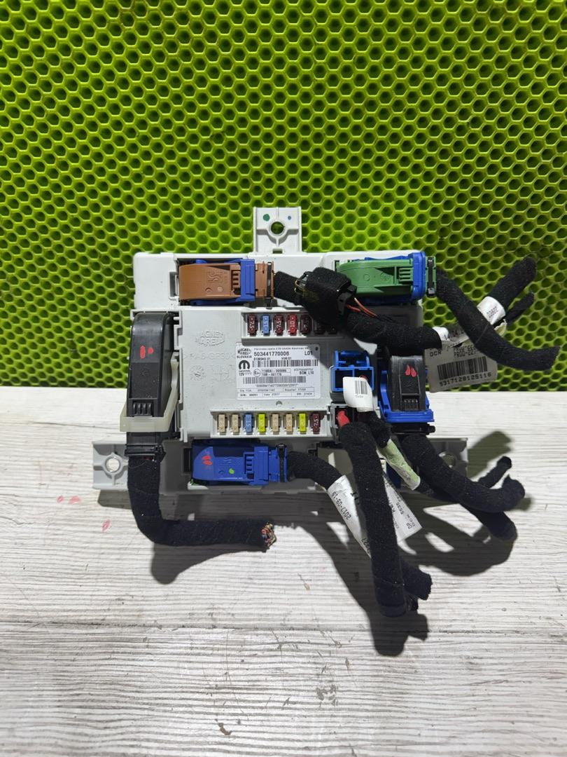 Блок управления BCM (Body Control Module) Jeep Wrangler 4 поколение 2022, 2.0 л., бензин, 503441770006, 00505541140 - фото №1