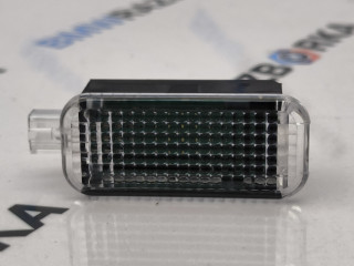 плафон багажника Porsche Taycan 1 поколение 2022, электро, универсал, полный привод, правый руль, 8J0947409B