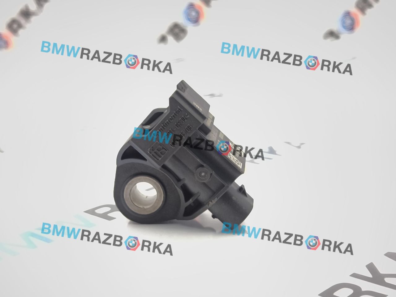 датчик удара Porsche Taycan 1 поколение 2022, электро, универсал, полный привод, правый руль, 4N0959651D - фото №1