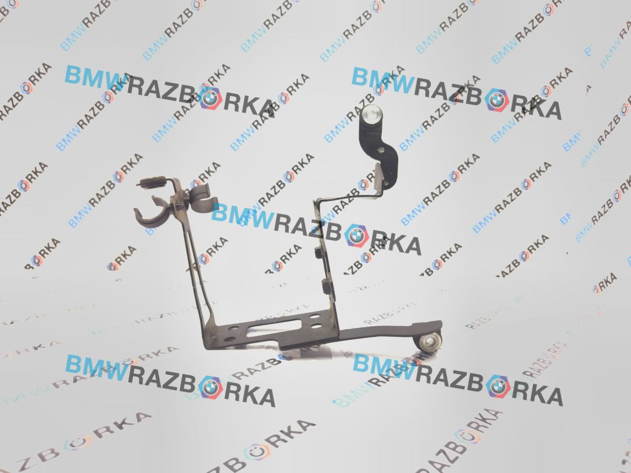 кронштейн (крепление) Porsche Taycan 1 поколение 2022, электро, универсал, полный привод, правый руль, 9J1816572A - фото №1