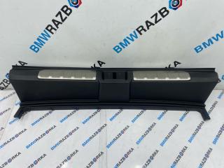 накладка внутренняя на заднюю панель кузова Porsche Taycan 1 поколение 2022, электро, m7r, седан, полный привод, 9J1867707H, 9J1867707J