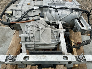 двигатель Porsche Taycan 1 поколение 2022, электро, универсал, полный привод, правый руль, 9J1901153D