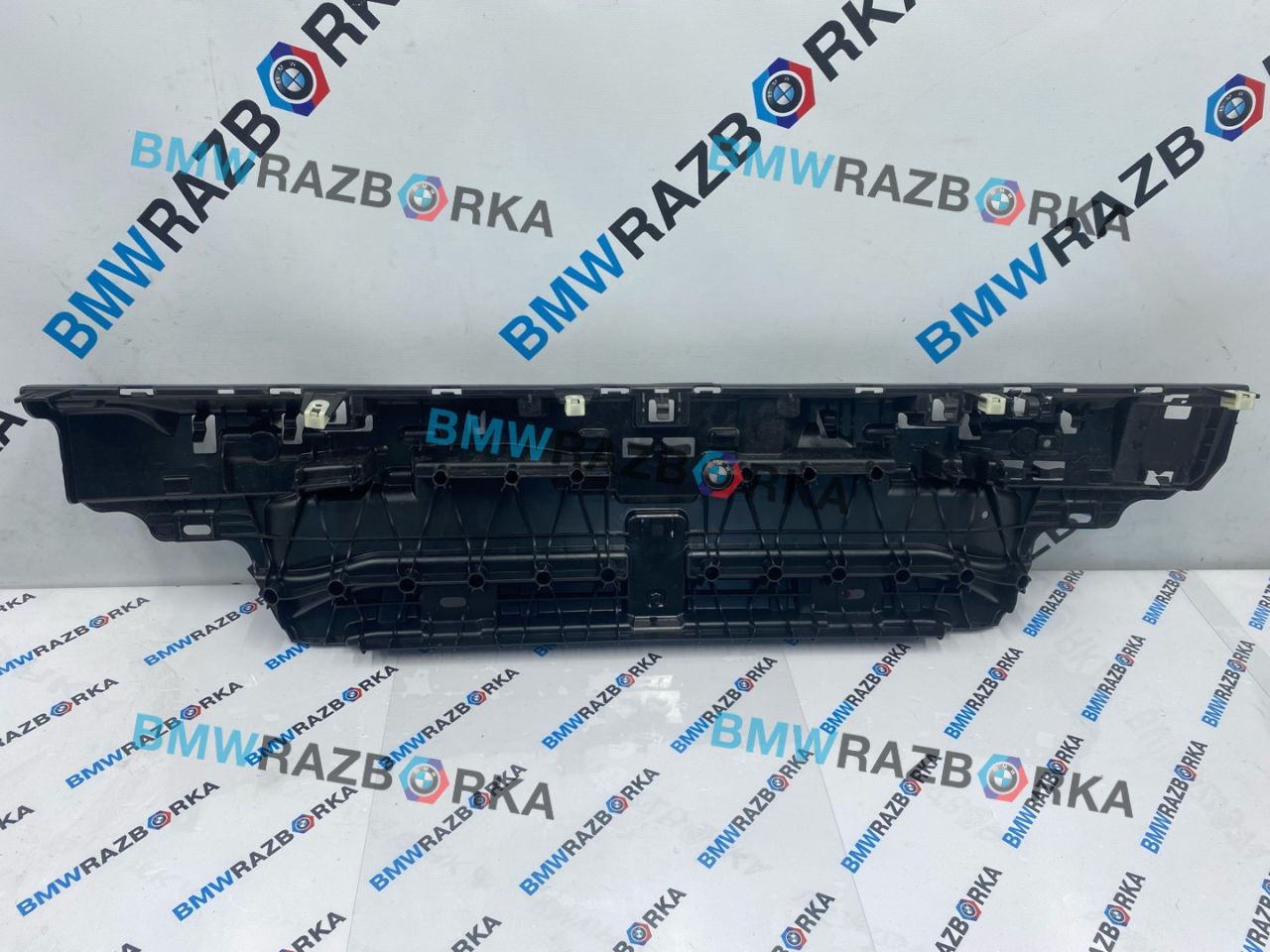 Крепление бампера заднего BMW i7 G70/G71 2024, электро, АКПП, c3z, седан, задний привод, правый руль, 51129464148, 9464148 - фото №1