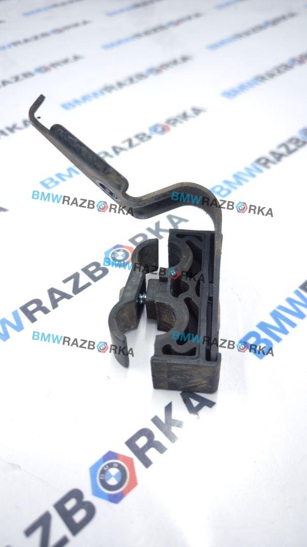 кронштейн (крепление) BMW M5 F90 2019, 4.4 л., S63 B44 B, бензин, АКПП, седан, полный привод, 17228689719, 8689719 - фото №1