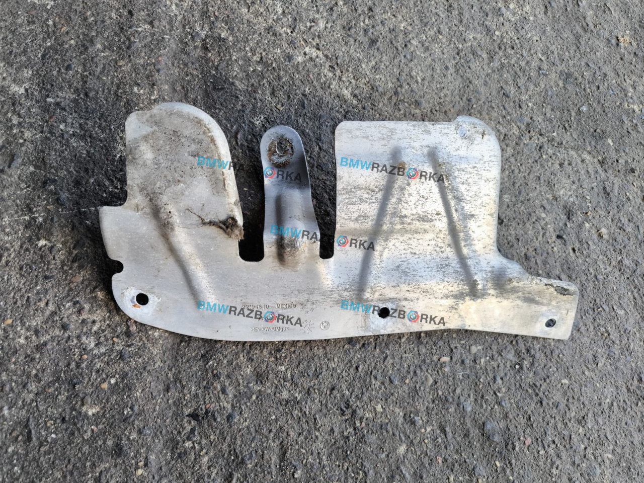тепловой экран глушителя BMW X6 G06 2020, 3.0 л., B57 D30 A, дизель, АКПП, внедорожник 5 дв., полный привод, 51489492677, 9492677 - фото №1