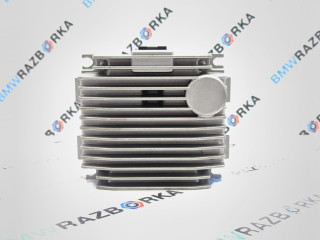 усилитель музыкальный Porsche Taycan 1 поколение 2022, электро, универсал, полный привод, правый руль, 9J1035335J